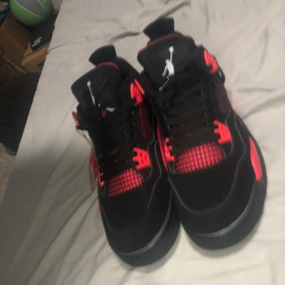 jordan 4’s “thunder red” retros
